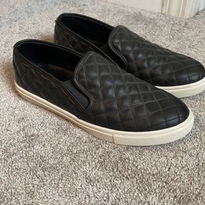 Steve Madden Slip On sneakers